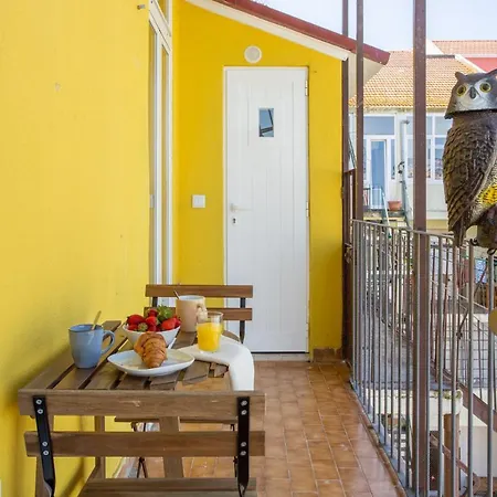Stylish Private » 3 Bedrooms » A/c » Near Metro Lejlighed *