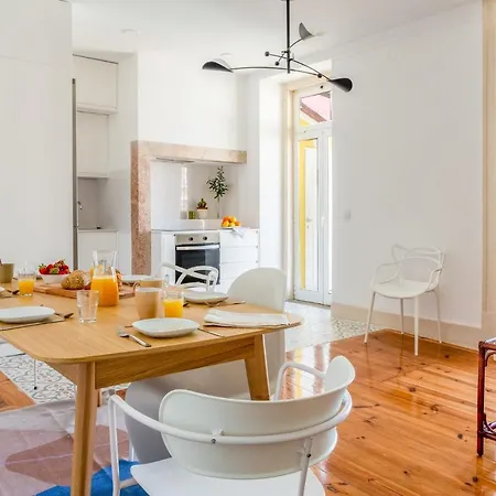 Stylish Private » 3 Bedrooms » A/c » Near Metro Lisboa