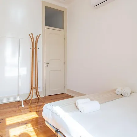 Stylish Private » 3 Bedrooms » A/c » Near Metro Lejlighed *