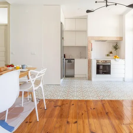 Stylish Private » 3 Bedrooms » A/c » Near Metro Lisboa